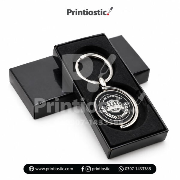 Round metal keychain with logo engraving